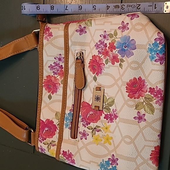 Spring Crossbody Purse Bundle (3) - Picture 5 of 15